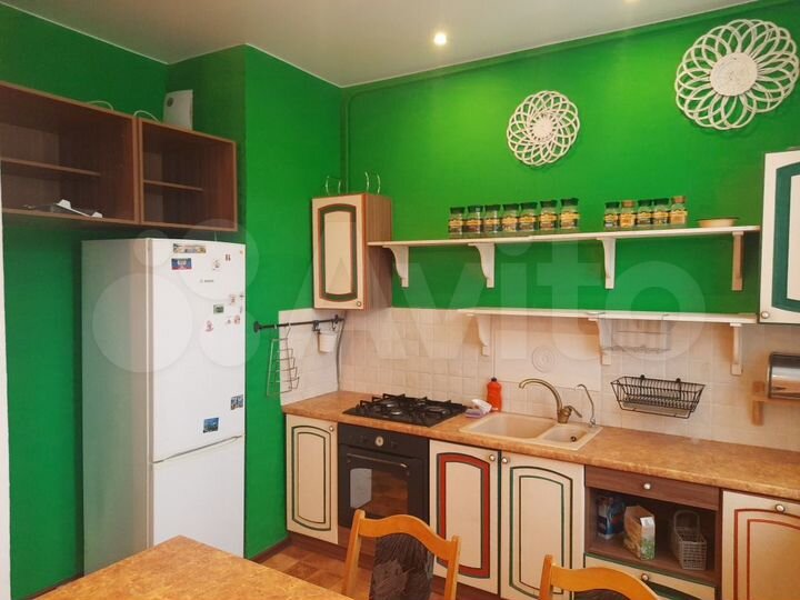 4-к. квартира, 82 м², 3/4 эт.