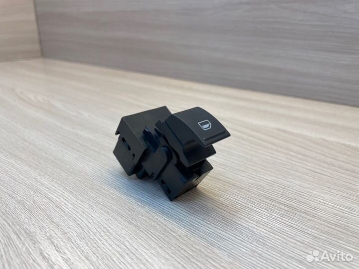 Кнопка стеклоподъемника задняя Volkswagen Polo