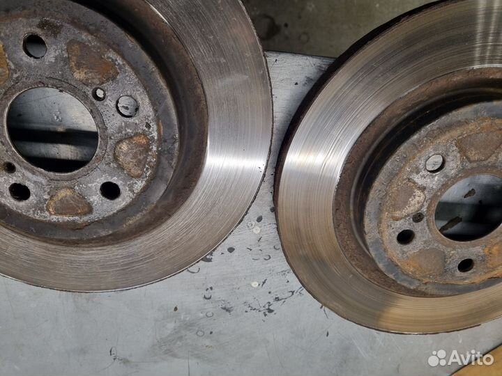 Передние тормозные диски Geely Atlas