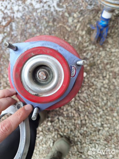 Передние стойки ваз 2110