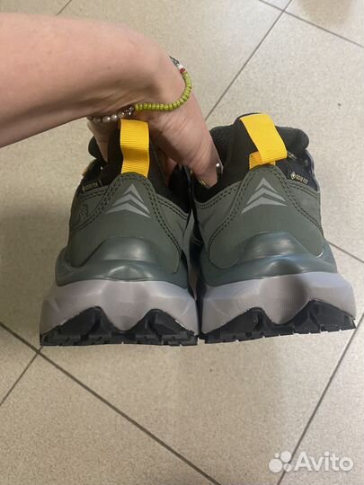 Новые кроссовки Hoka