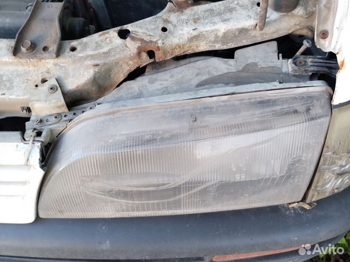 Фара передняя левая