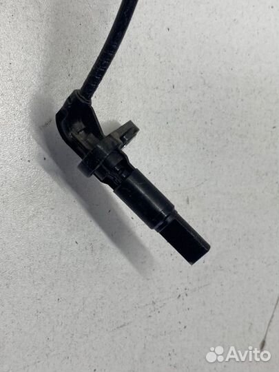 Датчик abs передний правый Toyota Camry V70/V75