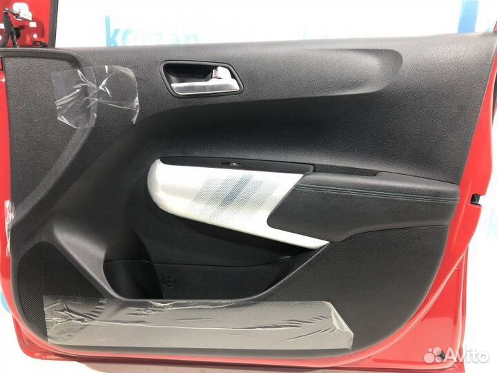 Обшивка двери передняя правая Kia Picanto 3 JA