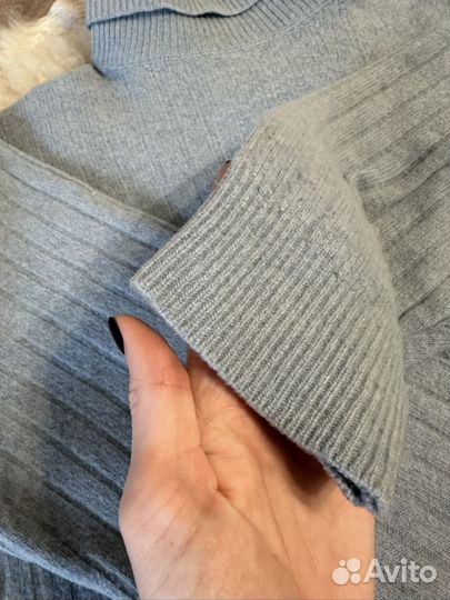 Свитер женский