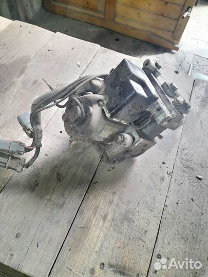 Блок управления ABS Nissan Serena c23