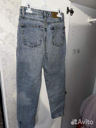 Джинсы Bershka