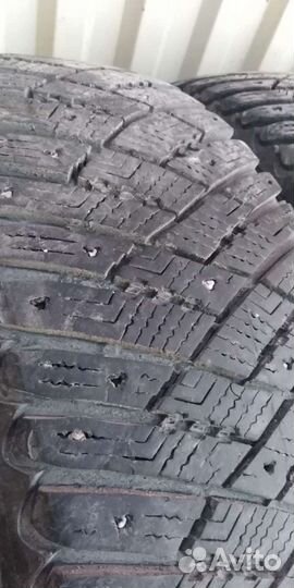 Goodyear UltraGrip 215/60 R16 99T