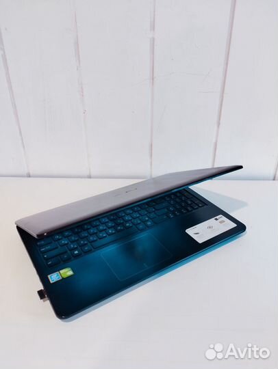 Asus игровой отл с(ssd/Intel goold/8/две видео к