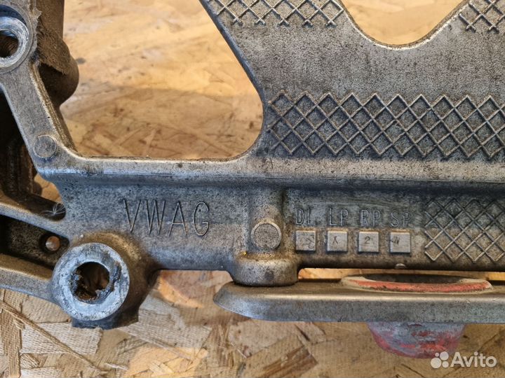 Подрамник передний