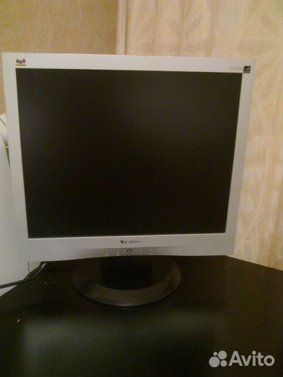 Продаю монитор ЖК