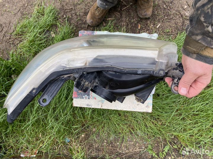 Фара левая Toyota Hilux VII 2011-2015 рестайлинг