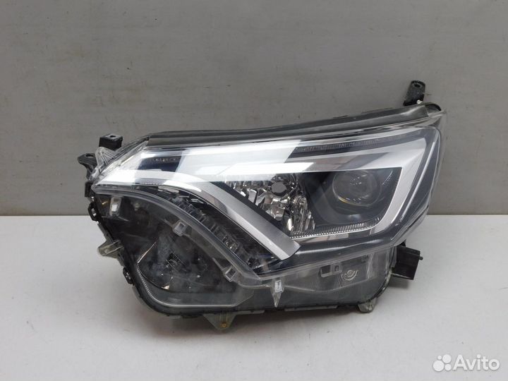 Фара левая Toyota RAV4