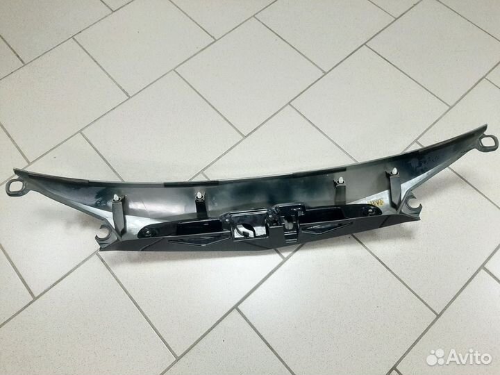 Накладка багажника в сборе toyota Rav4 40 2015-19