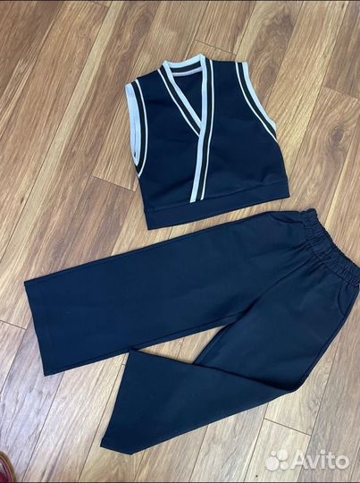 Брючный костюм для школы 128,140