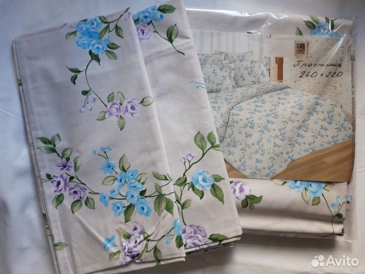 Простынь евро + наволочки 70 70