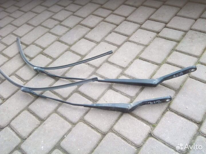 Поводки дворников Peugeot 308