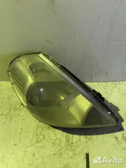 Фара передняя правая Nissan Tiida