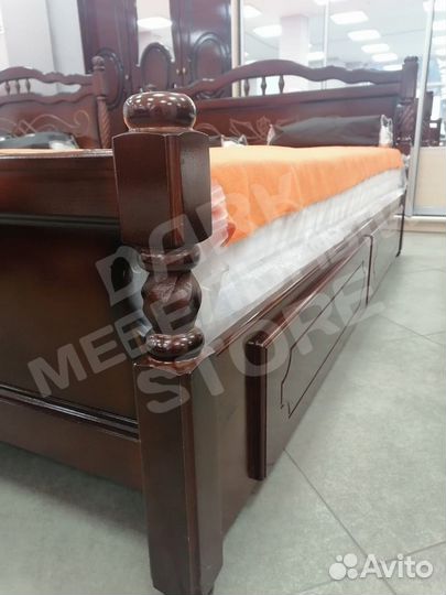 Кровать массив