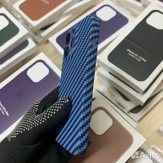 Чехол на iPhone 13 Pro синий карбон (силикон)