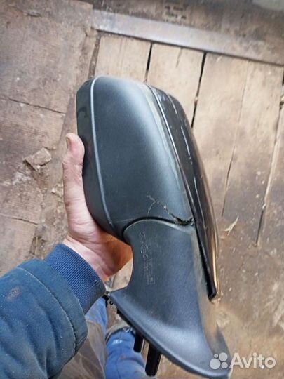 Зеркало правое