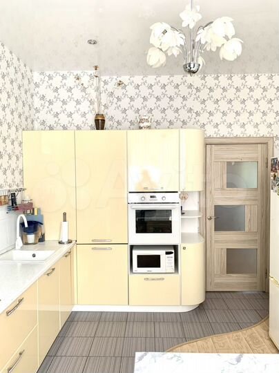 3-к. квартира, 86,7 м², 2/5 эт.