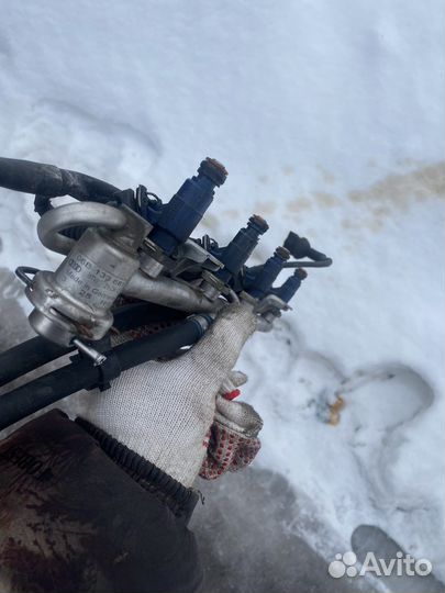 Топливная рампа с форсунками VAG 1.8T 06B133681