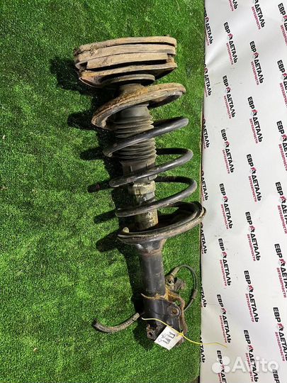 Амортизатор передний правый Hyundai Elantra XD 3