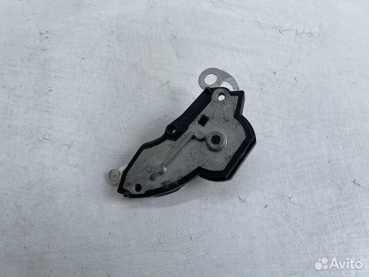 Регулятор генератора M137 для Mercedes W220, C215