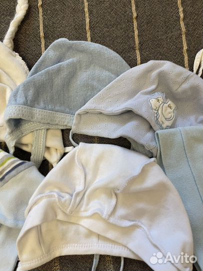 Шапочки, чепчики на младенца 7 штук