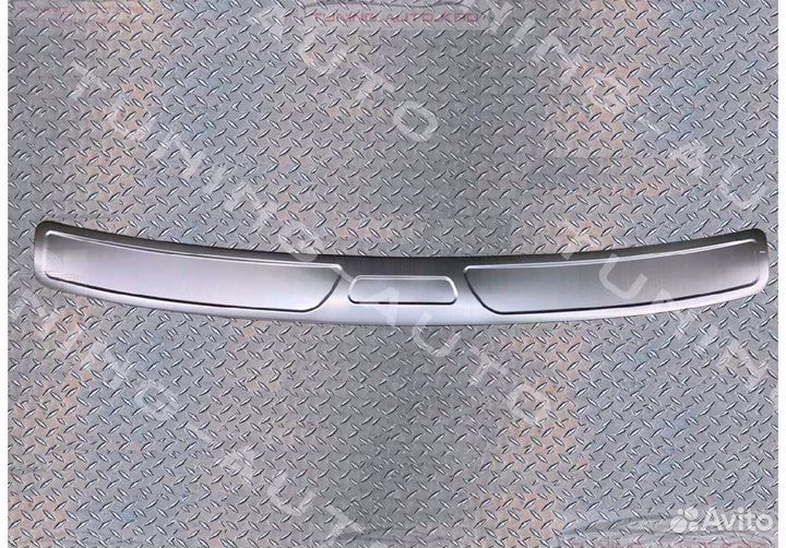 Накладка заднего бампера Toyota Harrier 30