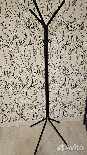 Вешалка для одежды напольная металлическая