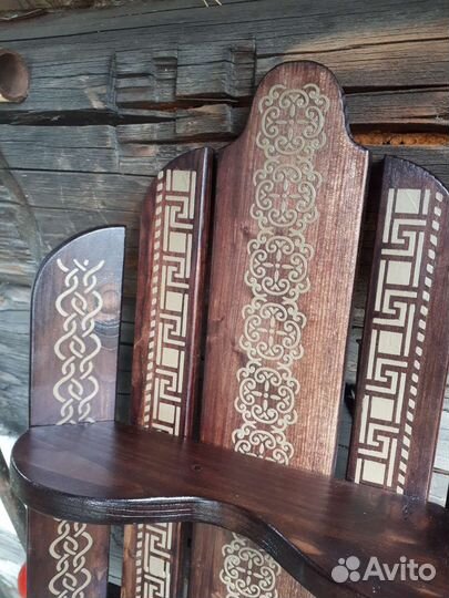 Полка угловая для икон