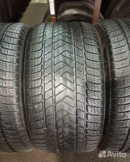 Pirelli Scorpion Winter 275/40 R21 и 305/35 R21 118T