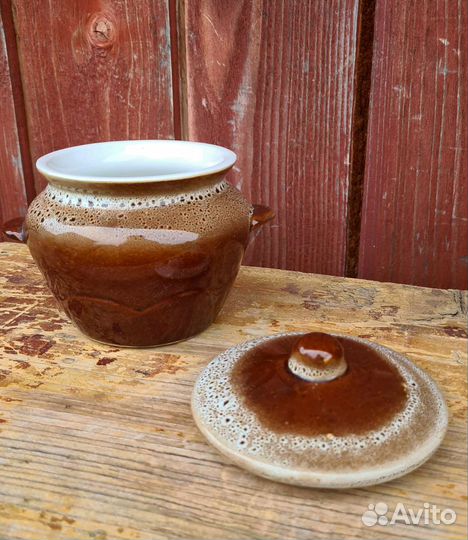 Набор посуды из глины (кувшин, стаканы, горшок)