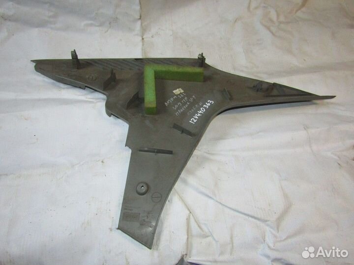 Обшивка стойки Logan 2005-2014