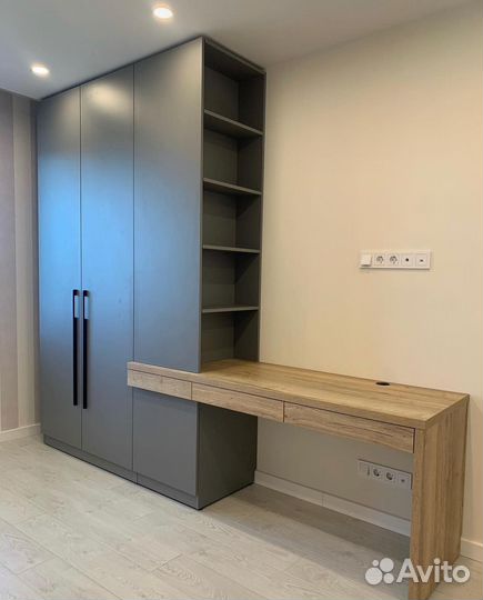 Шкаф в детскую с рабочей зоной