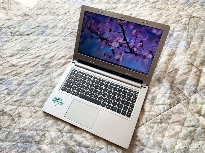 Ноутбук Lenovo 13.3 Intel Core i5 \ 8GB \ SSD