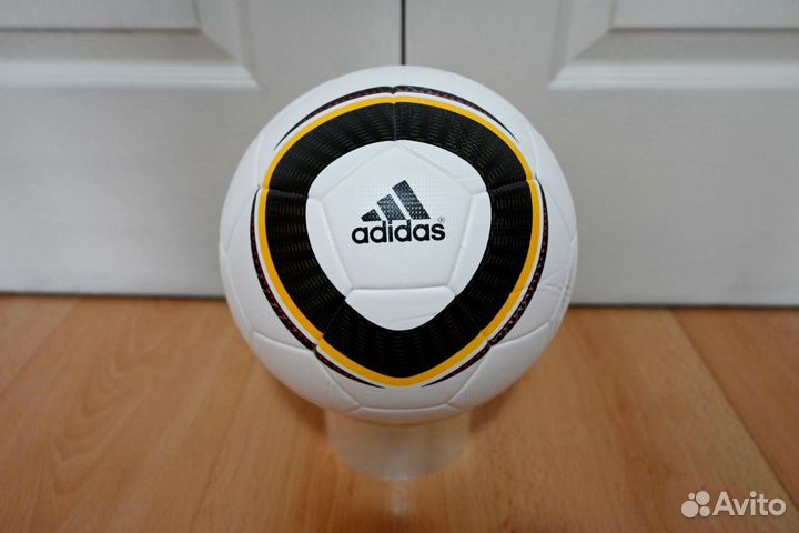 Футбольный мяч adidas jabulani