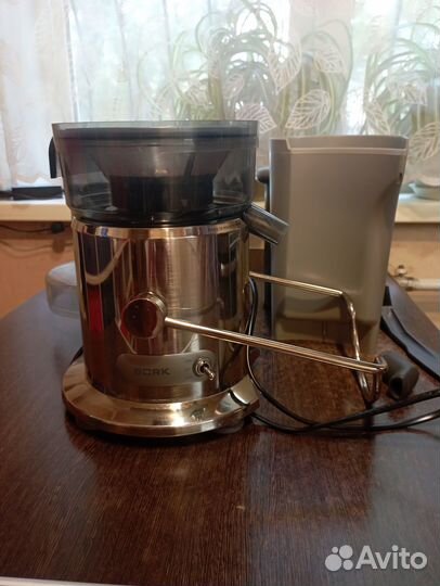 Соковыжималка JU CUP 21095 SI