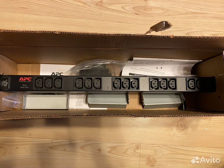 Блок распределения питания APC AP9568