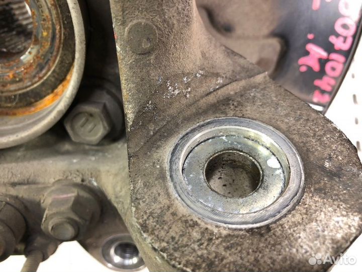 Ступица кулак задний левый Lexus LS460 LS600