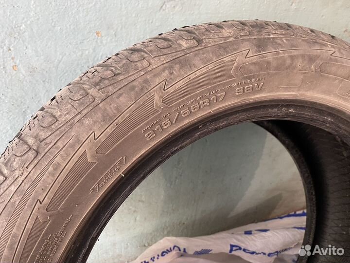 Goodyear UltraGrip 215/55 R17 98