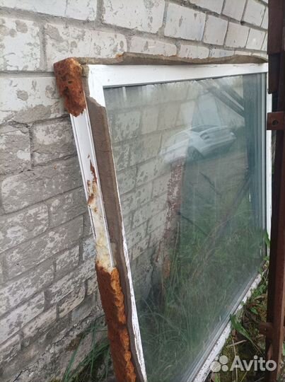 Окно пластиковое 1.43 на 1.32 глухое