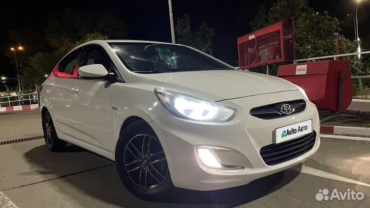 Hyundai Solaris 1.4 AT, 2011, 181 000 км