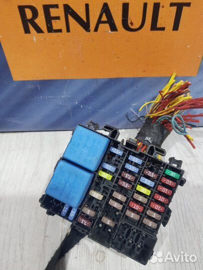Блок предохранителей Renault logan 2