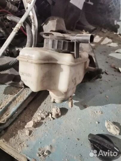 Бачок тормозной жидкости джелли эмгранд