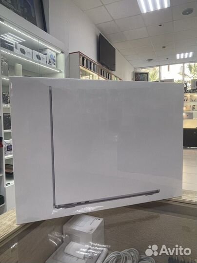 Apple Macbook Air 13 2022 (M2) 256 GB Новый