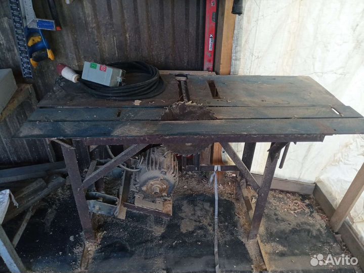 Станок деревообрабатывающий