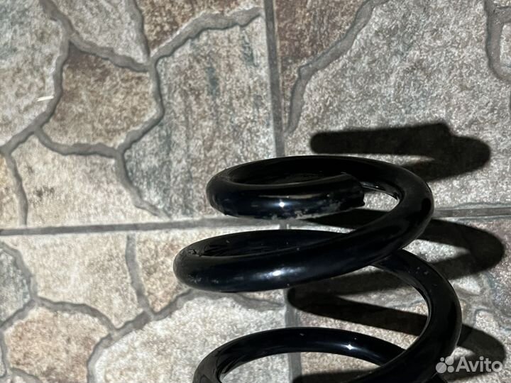 Задняя пружина skoda yeti